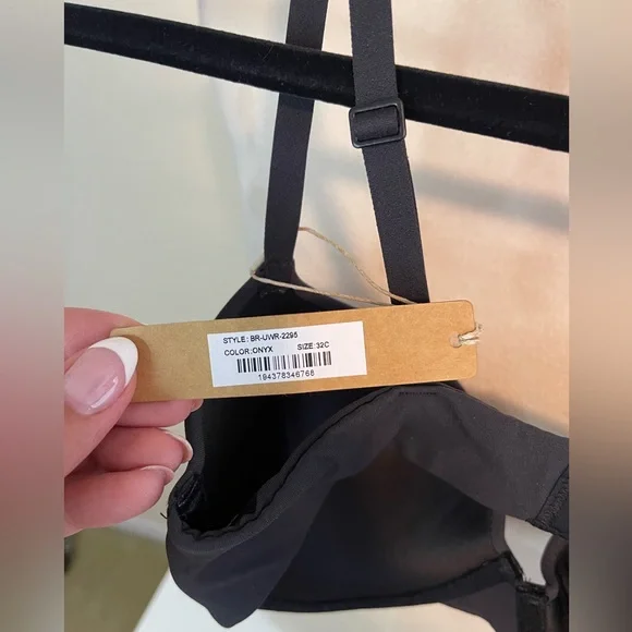 SKIMS FE Underlined Demi Bra - Picture 3 of 3